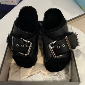 New in box 4CCCCEES black furry sandals size 10